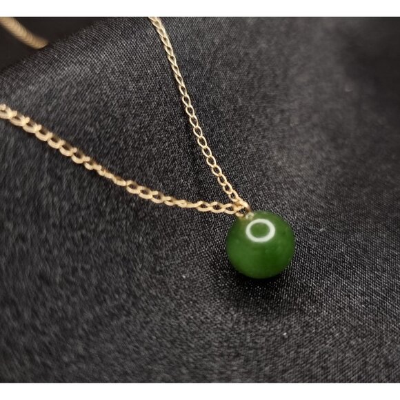Vintage 14K Gold Jade Pendant Necklace Chain Delicate - Picture 3 of 5